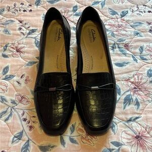 Clarks Juliet Shine Black Croc Print Leather Loafers SIZE 11- NWOB